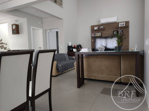 Imagem Casa com 3 Quartos à Venda, 327 m² em Estreito - Florianópolis Imagem Casa com 3 Quartos à Venda, 327 m² em Estreito - Florianópolis