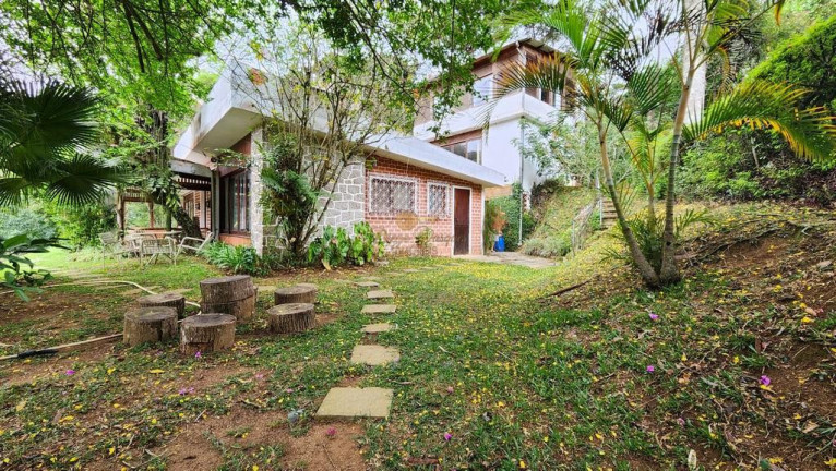 Imagem Casa com 5 Quartos à Venda, 150 m² em Três Córregos - Teresópolis Imagem Casa com 5 Quartos à Venda, 150 m² em Três Córregos - Teresópolis