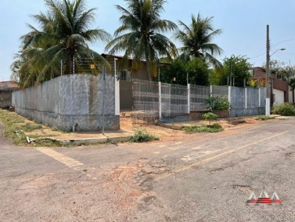 Casa com 4 Quartos à Venda, 900 m² em Jardim Califórnia - Cuiabá
