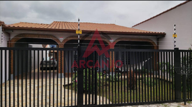 Casa com 3 Quartos à Venda, 389 m² em Centro - Ubatuba
