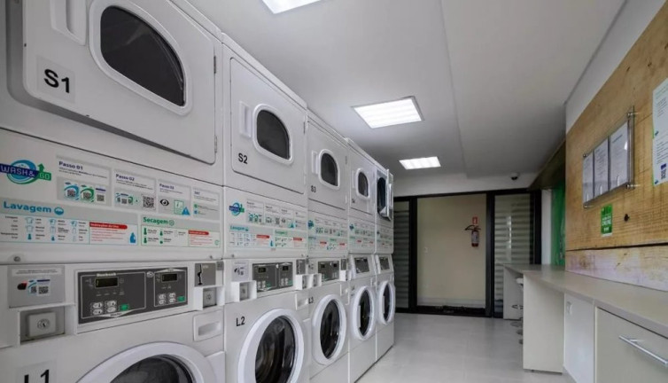 Imagem Apartamento com 2 Quartos à Venda, 50 m² em Centro - Curitiba