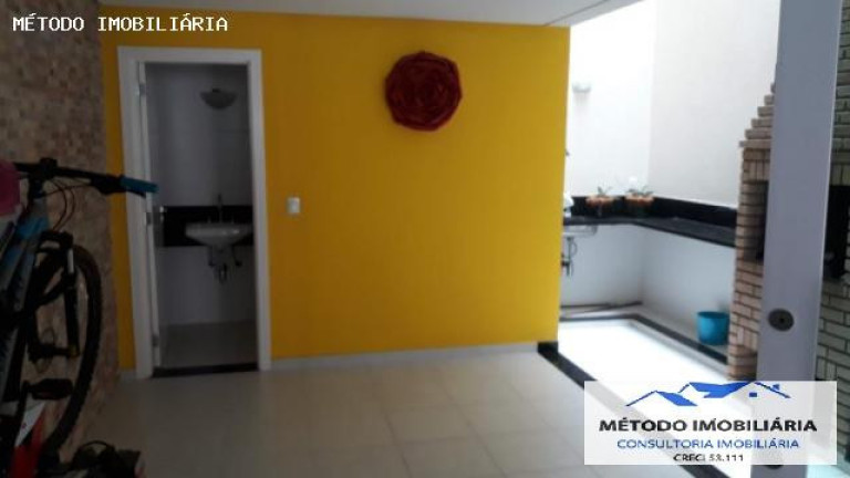 Imagem Casa com 3 Quartos à Venda, 231 m² em Jardim - Santo André
