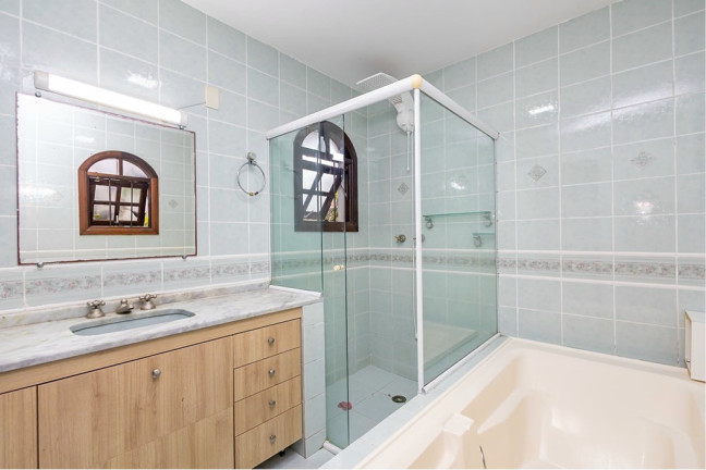 Imagem Casa com 6 Quartos à Venda, 300 m² em Boa Vista - Curitiba Imagem Casa com 6 Quartos à Venda, 300 m² em Boa Vista - Curitiba