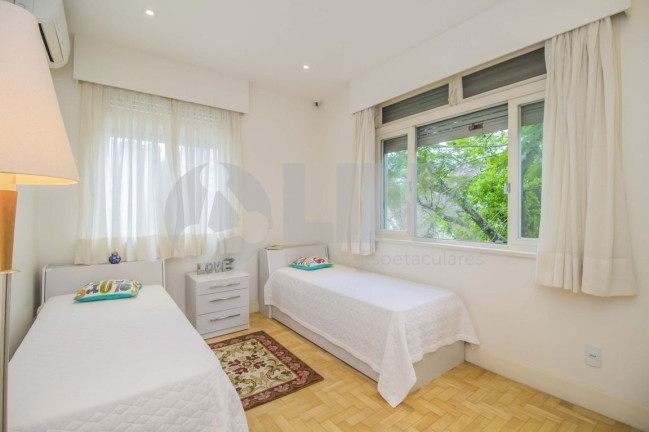 Imagem Apartamento com 4 Quartos à Venda, 251 m² em Moinhos De Vento - Porto Alegre