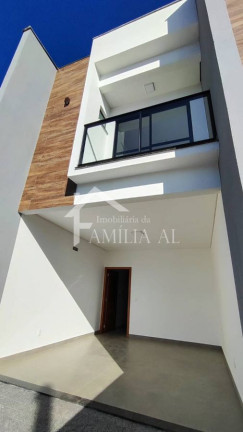 Imagem Casa com 3 Quartos à Venda, 109 m² em Vila Nova - Joinville Imagem Casa com 3 Quartos à Venda, 109 m² em Vila Nova - Joinville