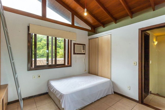Imagem Casa de Condomínio com 3 Quartos à Venda, 200 m² em Vila Assunção - Porto Alegre