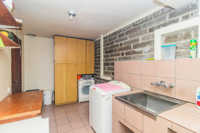 Imagem Casa com 4 Quartos à Venda, 290 m² em Petrópolis - Porto Alegre Imagem Casa com 4 Quartos à Venda, 290 m² em Petrópolis - Porto Alegre