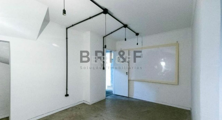 Imagem Sobrado com 3 Quartos à Venda, 256 m² em Moema - São Paulo
