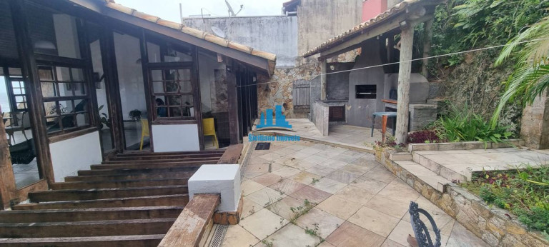 Imagem Casa com 4 Quartos à Venda, 850 m² em Piratininga - Niterói