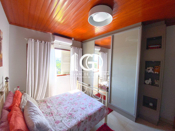 Imagem Casa com 3 Quartos à Venda, 192 m² em São Luiz - Criciúma