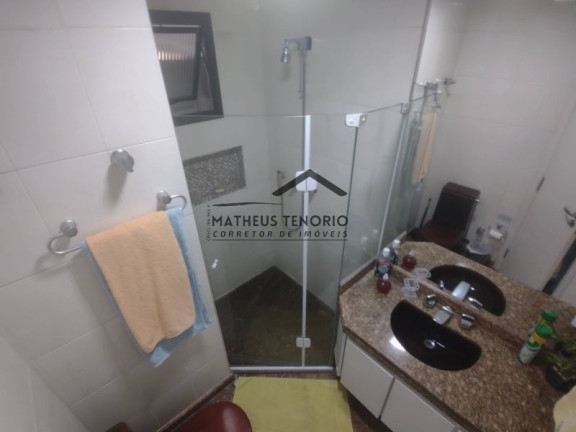 Imagem Apartamento com 3 Quartos à Venda, 130 m²
