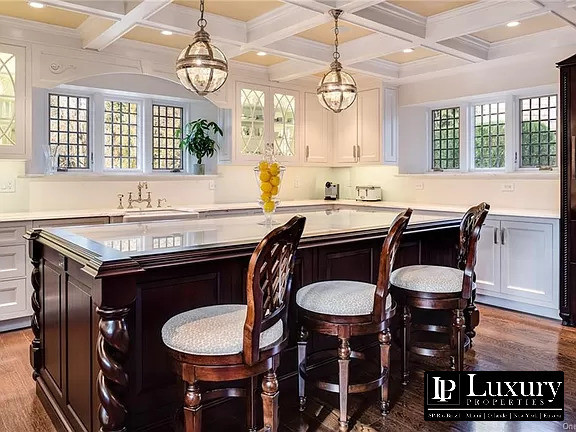 Imagem Casa com 5 Quartos à Venda,  em Bronxville - New York City