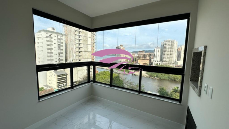 Imagem Imóvel com 3 Quartos à Venda, 99 m² em Meia Praia - Itapema Imagem Imóvel com 3 Quartos à Venda, 99 m² em Meia Praia - Itapema