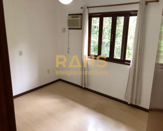 Imagem Casa com 3 Quartos à Venda, 208 m² em Anita Garibaldi - Joinville Imagem Casa com 3 Quartos à Venda, 208 m² em Anita Garibaldi - Joinville