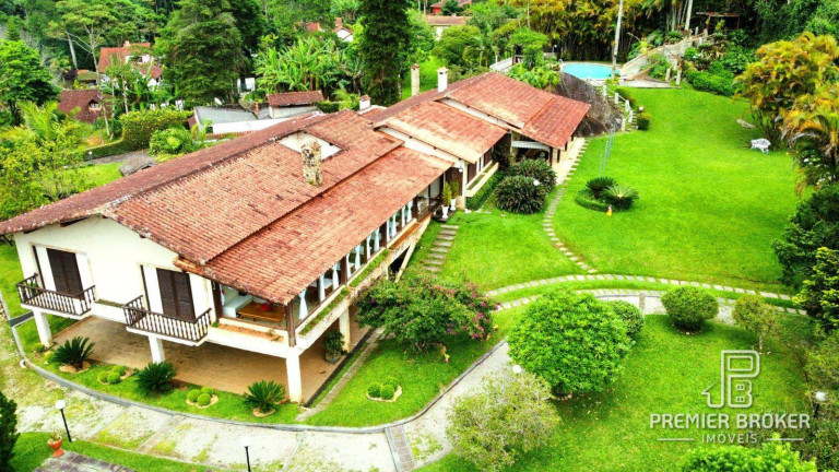 Casa com 15 Quartos à Venda, 1.500 m² em Cascata Dos Amores - Teresópolis