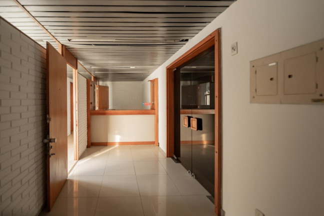 Imagem Sala Comercial à Venda, 320 m² em Petrópolis - Porto Alegre Imagem Sala Comercial à Venda, 320 m² em Petrópolis - Porto Alegre