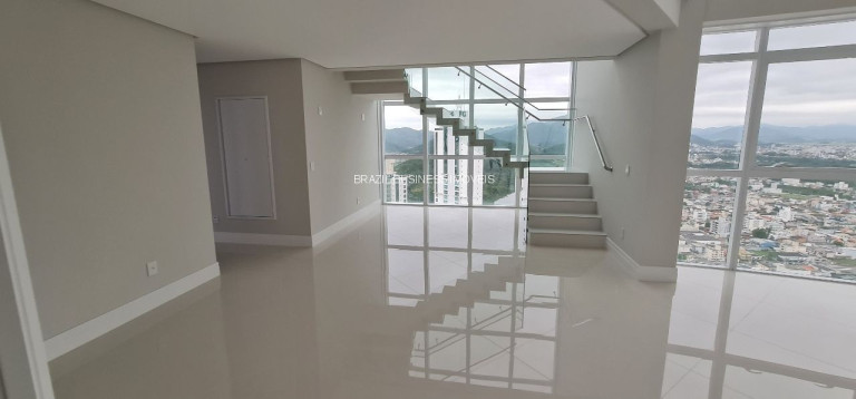 Imagem Imóvel com 4 Quartos à Venda, 227 m² em Centro - Balneário Camboriú