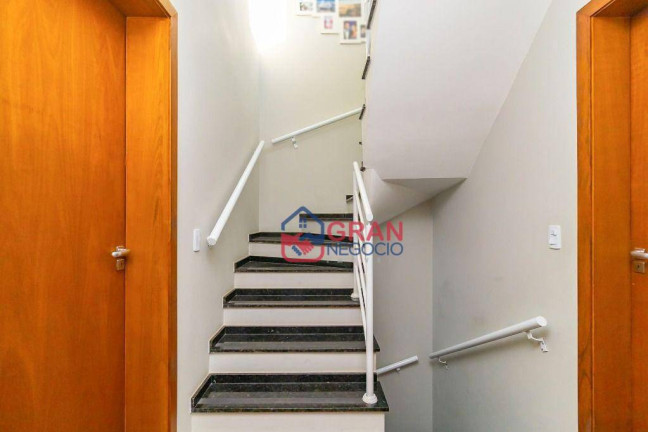 Imagem Sobrado com 3 Quartos à Venda, 130 m² em Uberaba - Curitiba Imagem Sobrado com 3 Quartos à Venda, 130 m² em Uberaba - Curitiba