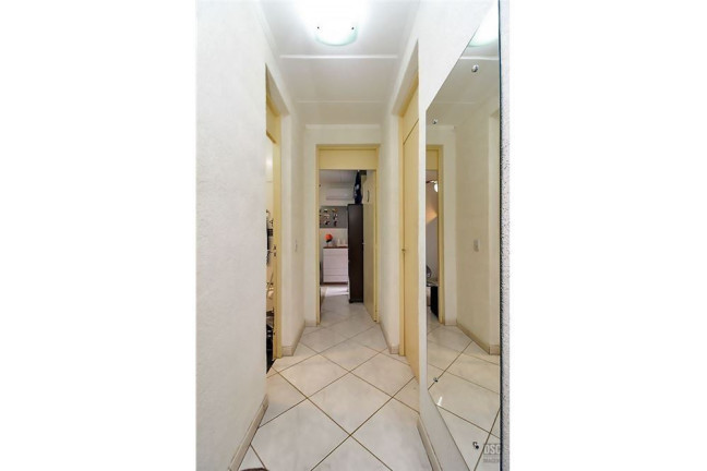 Imagem Imóvel com 2 Quartos à Venda, 52 m² em Vila Nova - Porto Alegre