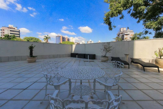 Imagem Apartamento com 2 Quartos à Venda, 247 m² em Higienópolis - Porto Alegre Imagem Apartamento com 2 Quartos à Venda, 247 m² em Higienópolis - Porto Alegre