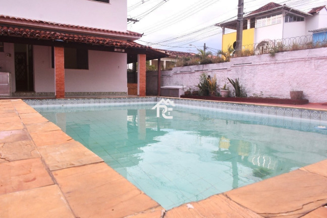 Imagem Casa com 4 Quartos à Venda, 360 m² em São Francisco - Niterói Imagem Casa com 4 Quartos à Venda, 360 m² em São Francisco - Niterói
