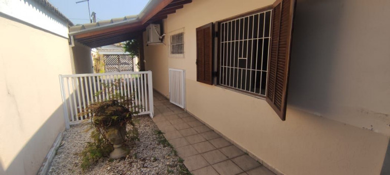 Imagem Casa com 3 Quartos à Venda, 232 m² em Indaiá - Caraguatatuba Imagem Casa com 3 Quartos à Venda, 232 m² em Indaiá - Caraguatatuba