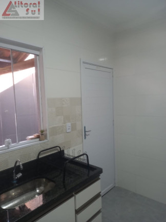 Imagem Casa com 2 Quartos à Venda, 62 m² em Maracanã - Praia Grande Imagem Casa com 2 Quartos à Venda, 62 m² em Maracanã - Praia Grande