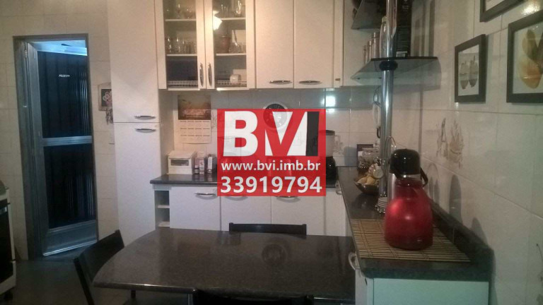 Imagem Casa com 2 Quartos à Venda, 157 m² em Irajá - Rio De Janeiro Imagem Casa com 2 Quartos à Venda, 157 m² em Irajá - Rio De Janeiro