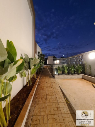 Imagem Casa com 3 Quartos à Venda, 185 m² em Setor Jaó - Goiânia Imagem Casa com 3 Quartos à Venda, 185 m² em Setor Jaó - Goiânia