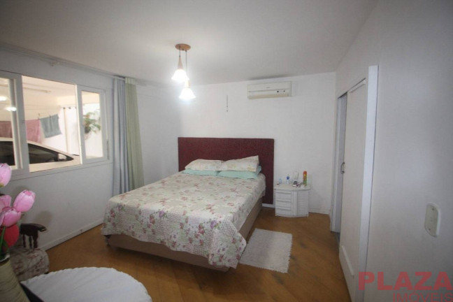 Imagem Casa com 9 Quartos à Venda, 260 m² em Centro - Balneário Camboriú