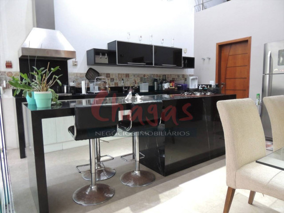 Imagem Sobrado com 3 Quartos à Venda, 350 m² em Poiares - Caraguatatuba