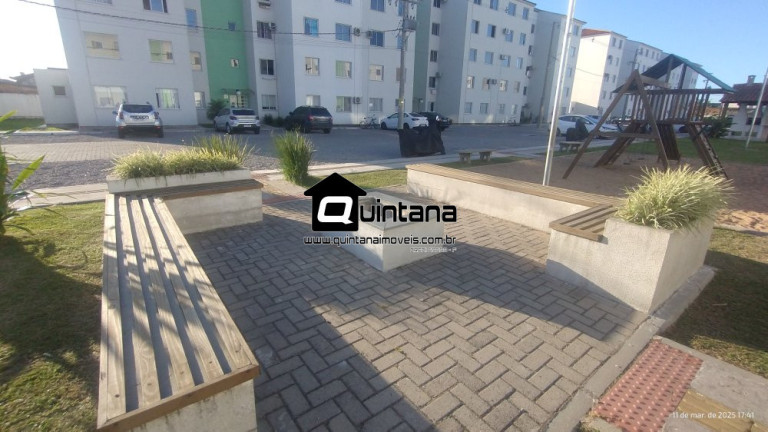 Imagem Apartamento com 2 Quartos para Alugar, 45 m² em Três Vendas - Pelotas
