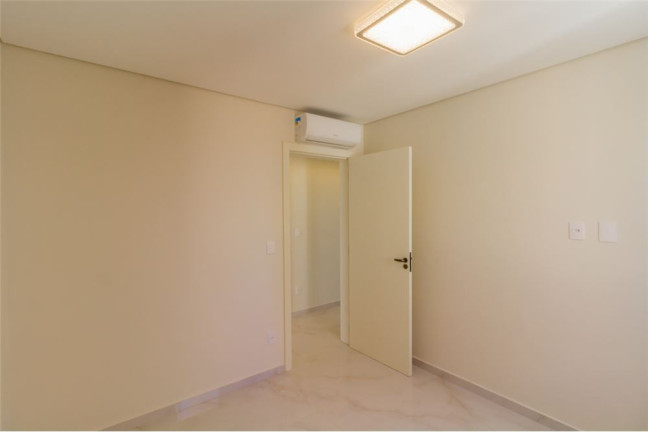 Imagem Imóvel com 3 Quartos à Venda, em Balneário - Florianópolis Imagem Imóvel com 3 Quartos à Venda, em Balneário - Florianópolis
