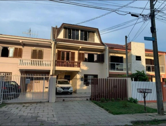 Casa com 3 Quartos à Venda, 130 m² em Xaxim - Curitiba