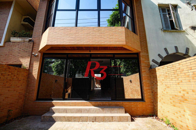 Imagem Sobrado com 3 Quartos para Alugar, 240 m² em Gonzaga - Santos