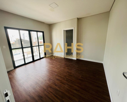Imagem Casa com 3 Quartos à Venda, 150 m² em América - Joinville