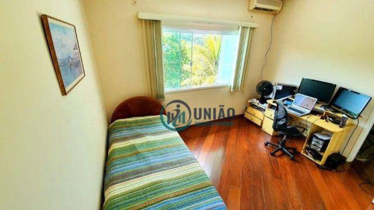 Imagem Casa com 5 Quartos à Venda, 277 m² em Pendotiba - Niterói