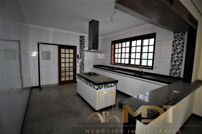 Imagem Casa com 3 Quartos à Venda, 260 m² em Braúnas - Belo Horizonte