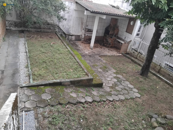 Imagem Casa com 3 Quartos à Venda, em Centro - Florianópolis Imagem Casa com 3 Quartos à Venda, em Centro - Florianópolis