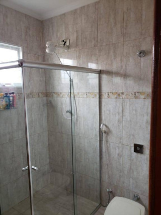 Imagem Casa com 3 Quartos à Venda, 230 m² em Residencial Estoril - Taubaté Imagem Casa com 3 Quartos à Venda, 230 m² em Residencial Estoril - Taubaté
