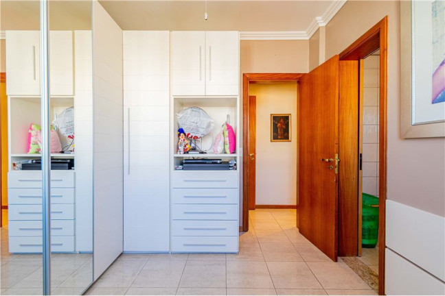 Imagem Imóvel com 3 Quartos à Venda, em Menino Deus - Porto Alegre Imagem Imóvel com 3 Quartos à Venda, em Menino Deus - Porto Alegre