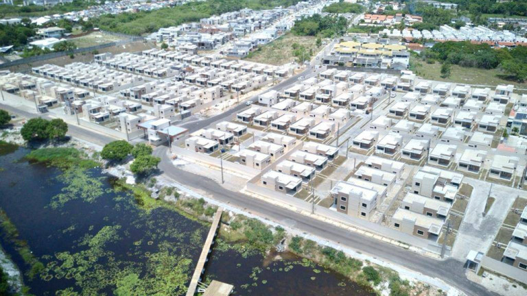 Imagem Casa de Condomínio com 3 Quartos à Venda, 211 m² em Busca Vida (abrantes) - Camaçari