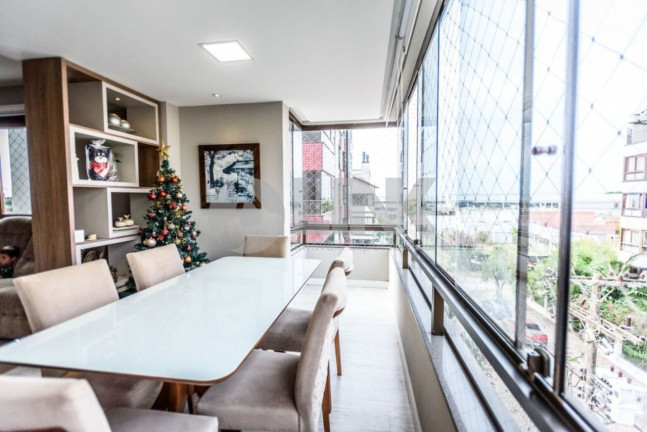 Imagem Imóvel com 3 Quartos à Venda, 241 m² em Jardim Lindóia - Porto Alegre