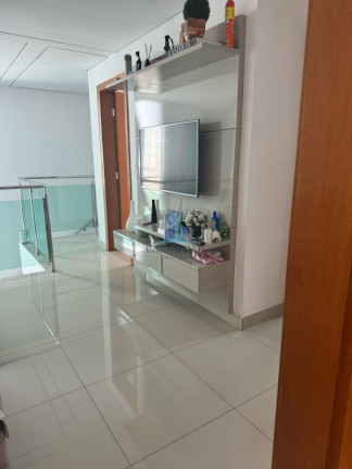 Imagem Casa com 3 Quartos à Venda, 660 m² em Estância Silveira - Contagem