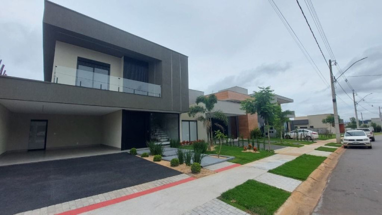 Sobrado com 5 Quartos à Venda, 274 m² em ?????·????? - Aparecida De Goiânia