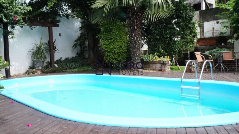 Casa com 3 Quartos à Venda, 235 m² em Km 3 - Santa Maria
