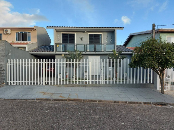Sobrado com 3 Quartos à Venda, 366 m² em Guabirotuba - Curitiba