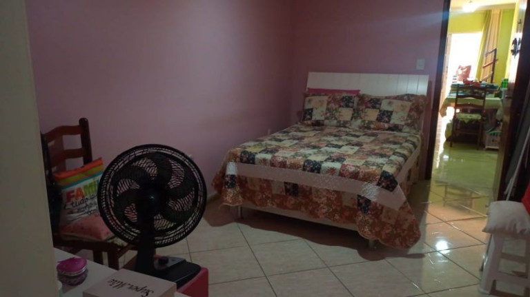 Imagem Casa com 4 Quartos à Venda, 150 m²