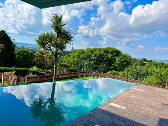 Casa com 4 Quartos para Alugar, 550 m² em Fazendinha - Carapicuíba