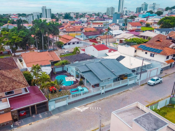 Imagem Casa com 4 Quartos à Venda, 240 m² em Centro - Barra Velha